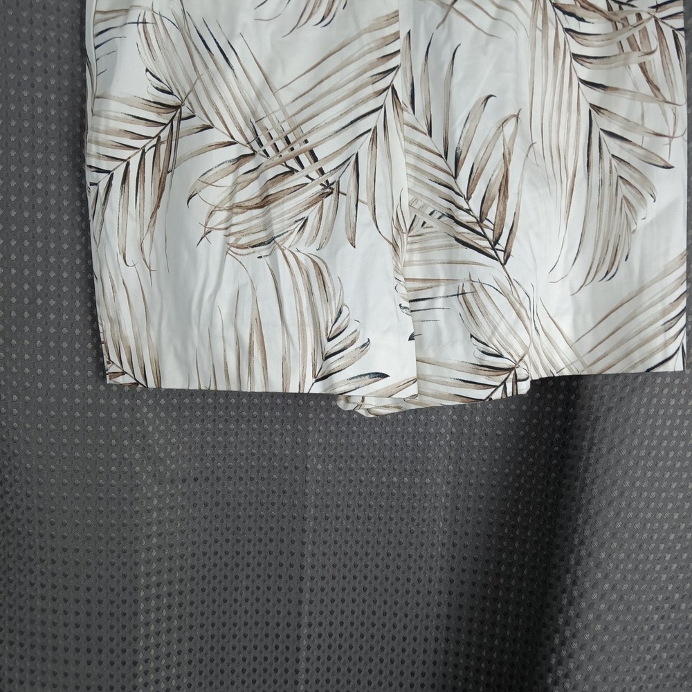 White House Black Market The 5" Palm Leaf Print Belted Shorts Women's Size 10 - Picture 15 of 16